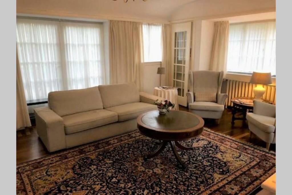 Vrijstaande Rietgedekte Villa Nabij Uitvalswegen Wassenaar Zewnętrze zdjęcie